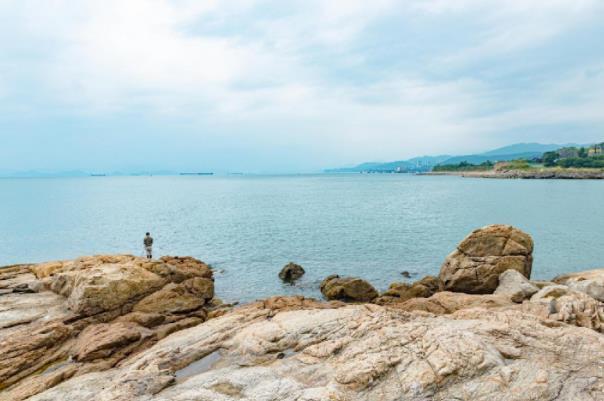 深圳海滩露营地点推荐