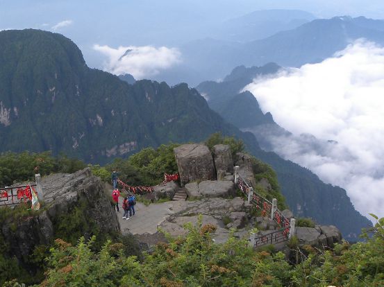 峨眉山旅游攻略是什么 峨眉山住宿怎么样