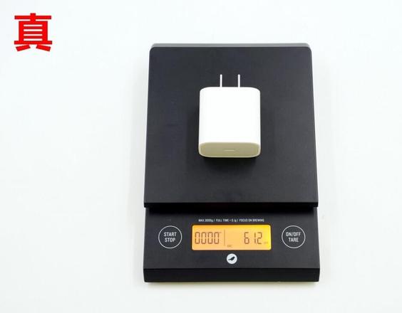 如何辨别充电器真假？苹果18W USB-C 充电器真假对比