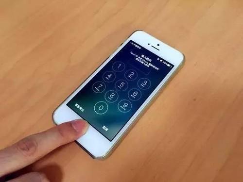 为什么iPhone重启后只能输入密码解锁，不能用指纹？