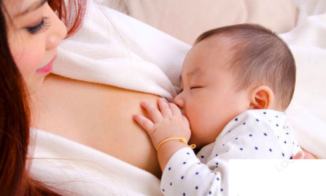 不同时期的母乳变化是什么 什么样的母乳对宝宝最好