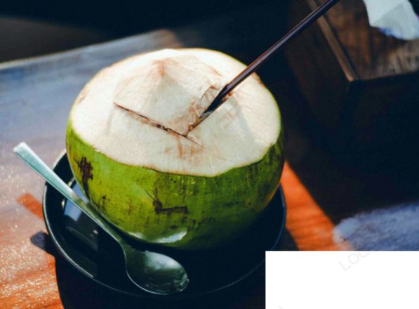 怎么判断椰子汁有没有变质 怎么挑选新鲜的椰子