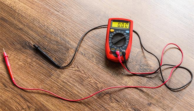 摄图网_305164799_用于测量木制地底背景电压的多米测量装置电动工具（企业商用）_副本.jpg