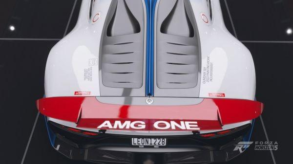 《極限競速地平線5》AMG ONE高達塗裝分享