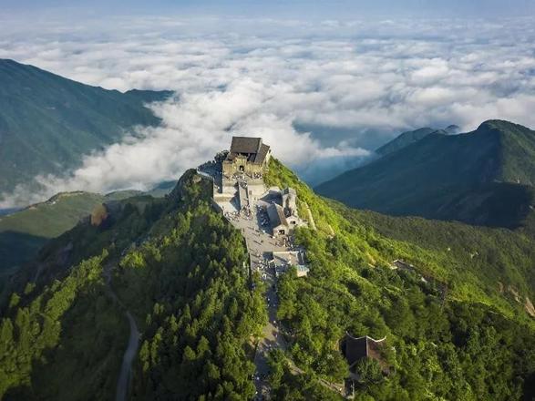 中国最美十大名山一览（中国十大名山风景名胜古迹）