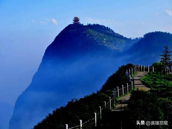 三山五岳大比拼，峨眉山为什么不在五岳之列？