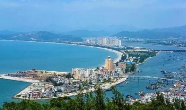 中国十大最美海滩排名榜一览（盘点中国最美十大海滨城市）