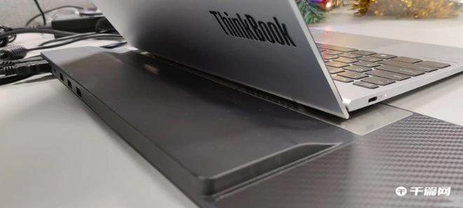 《ThinkBook Wireless Dock》：支持无线连接、无线充电