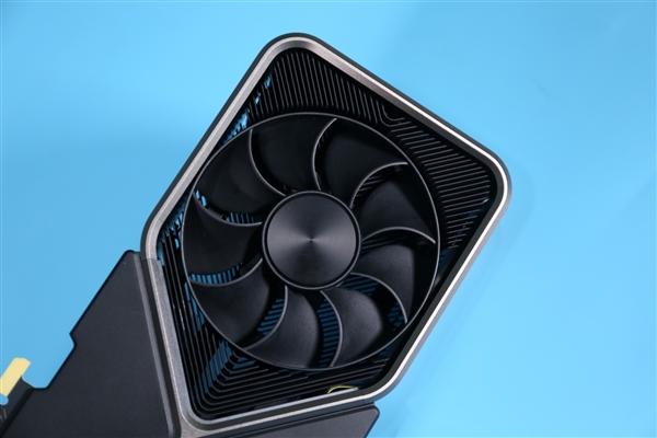 RTX 4080被连砍两刀！功耗降至340w