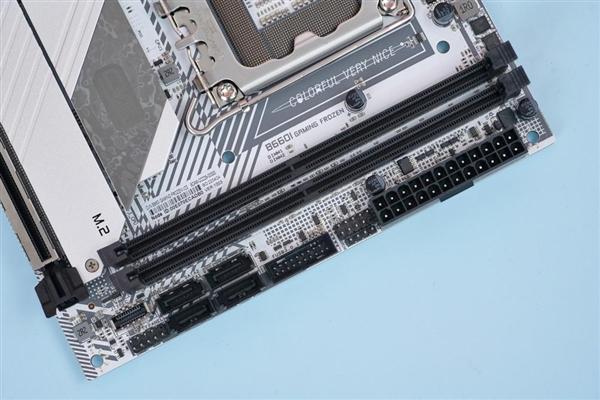 颜值超高的纯白ITX主板！七彩虹CVN B660I GAMING FROZEN V20主板外观欣赏