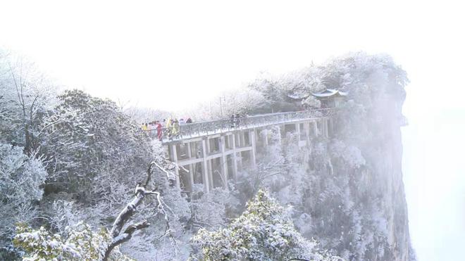 张家界冬天下雪吗