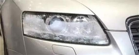 车灯进水有雾气什么原因造成的？