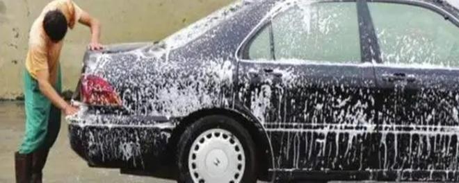 树油滴在车上怎么清洗？