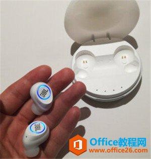 JBL FREE耳机怎么开机和关机