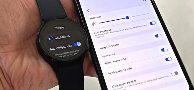 如何调整Galaxy Watch 5的屏幕亮度（2种简单方法）