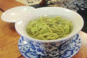 白茶对人体好还是绿茶好，白茶和绿茶的特点