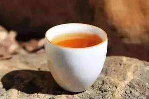 早晨空腹喝黑茶的七大好，可促进消化改善血液循环