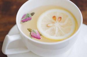 玫瑰花茶搭配什么能淡斑祛斑，柠檬/山楂/红枣/菊花