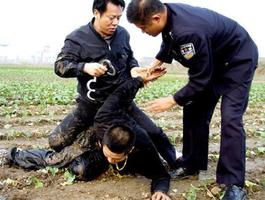 做梦周公解梦梦到抓人预示着什么？，代表什么预示着什么？-周公解梦