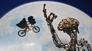经典科幻电影《E.T.外星人》ET道具机器人260万美元成交拍出