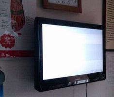 液晶电视开机白屏是什么原因 液晶电视开机白屏维修