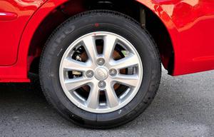 汽车<span style='color:red;'>轮胎规格怎么看</span>尺寸