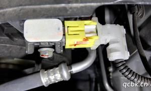 汽车安全气囊系统一般装有几个碰撞传感器