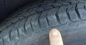 轮胎沟槽有裂纹需要更换吗