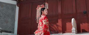 中式婚礼新娘穿的服装叫什么